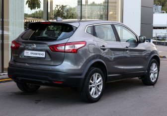 Подержанный автомобиль Nissan Qashqai 2017 года (5 фото)