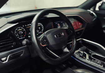 Подержанный автомобиль Geely Tugella 2022 года (12 фото)