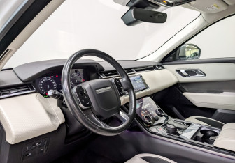 Подержанный автомобиль Land Rover Range Rover Velar 2017 года (17 фото)