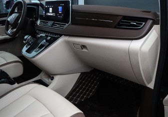 Подержанный автомобиль FAW Bestune M9 2023 года (9 фото)