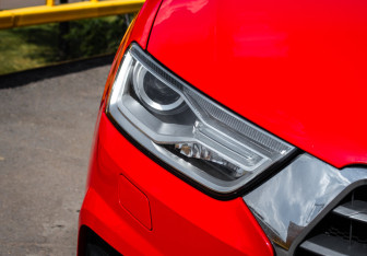 Подержанный автомобиль Audi Q3 2016 года (15 фото)
