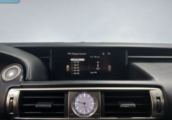 Подержанный автомобиль Lexus IS Sedan 2014 года (15 фото)