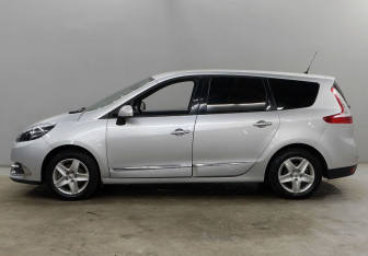 Подержанный автомобиль Renault Scenic 2016 года (8 фото)