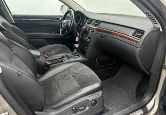 Подержанный автомобиль Skoda Superb Liftback 2010 года (13 фото)