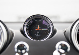 Подержанный автомобиль Bentley Bentayga 2016 года (23 фото)