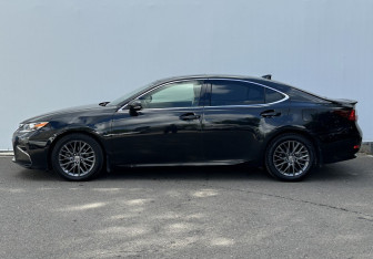 Подержанный автомобиль Lexus ES 2018 года (8 фото)