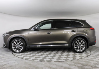 Подержанный автомобиль Mazda CX-9 2017 года (8 фото)