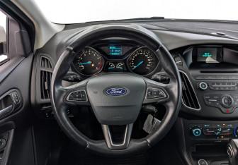 Подержанный автомобиль Ford Focus Hatchback 2018 года (22 фото)