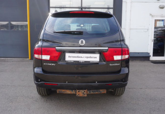 Подержанный автомобиль SsangYong Kyron 2011 года (6 фото)