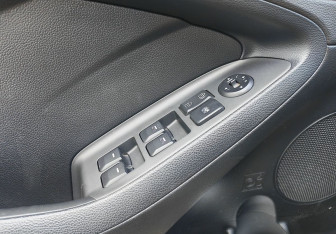 Подержанный автомобиль Kia Cerato Sedan 2015 года (11 фото)