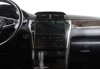 Подержанный автомобиль Toyota Camry Sedan 2017 года (14 фото)