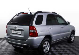Подержанный автомобиль Kia Sportage 2007 года (5 фото)