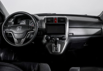 Подержанный автомобиль Honda CR-V 2011 года (12 фото)