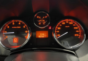 Подержанный автомобиль Peugeot 207 Hatchback 2008 года (17 фото)