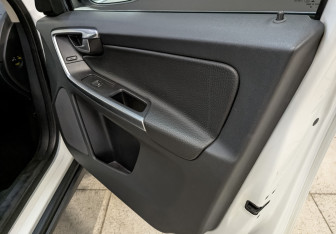 Подержанный автомобиль Volvo XC60 2013 года (24 фото)