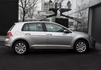 Подержанный автомобиль Volkswagen Golf Hatchback 2013 года (4 фото)