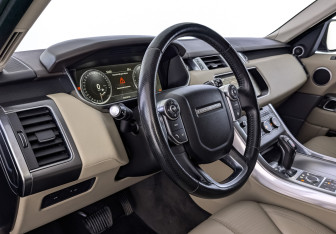 Подержанный автомобиль Land Rover Range Rover Sport 2017 года (15 фото)
