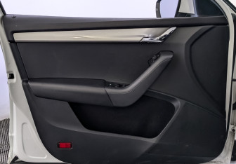 Подержанный автомобиль Skoda Octavia Liftback 2019 года (19 фото)