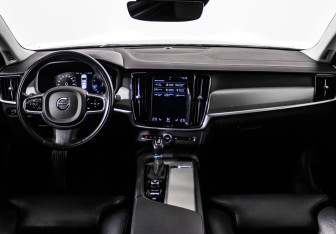 Подержанный автомобиль Volvo S90 2019 года (11 фото)