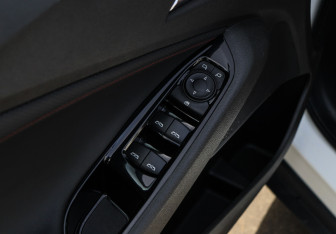 Подержанный автомобиль Chevrolet Orlando 2021 года (15 фото)