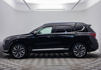 Подержанный автомобиль Hyundai Santa Fe 2021 года (2 фото)
