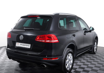 Подержанный автомобиль Volkswagen Touareg 2012 года (5 фото)