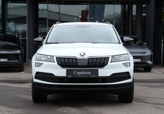 Подержанный автомобиль Skoda Karoq 2020 года (2 фото)