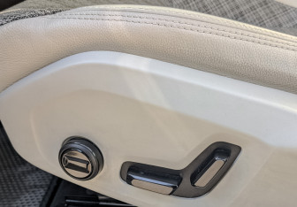 Подержанный автомобиль Volvo XC60 2021 года (21 фото)