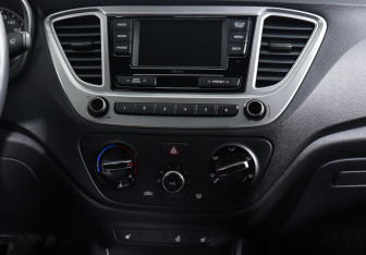 Подержанный автомобиль Hyundai Solaris Sedan 2019 года (14 фото)