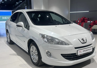 Подержанный автомобиль Peugeot 408 2014 года (3 фото)