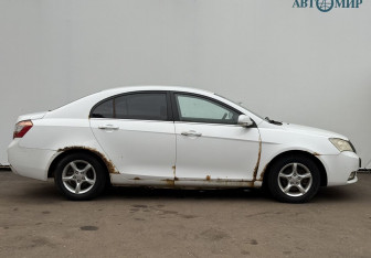Подержанный автомобиль Geely Emgrand EC7 Sedan 2012 года (4 фото)