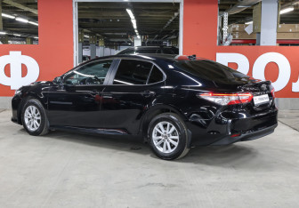 Подержанный автомобиль Toyota Camry Sedan 2020 года (7 фото)
