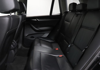 Подержанный автомобиль BMW X3 2016 года (10 фото)