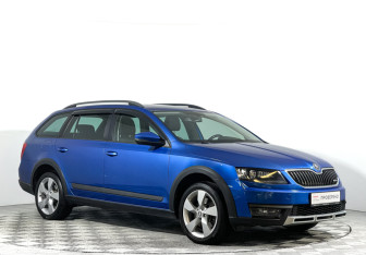 Подержанный автомобиль Skoda Octavia Wagon 2015 года (3 фото)