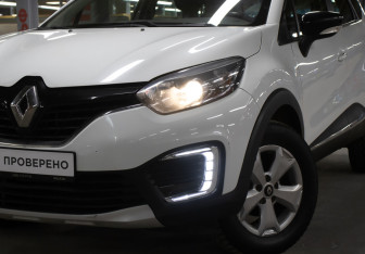 Подержанный автомобиль Renault Kaptur 2019 года (22 фото)