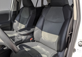 Подержанный автомобиль Toyota RAV4 2024 года (20 фото)