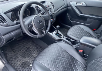 Подержанный автомобиль Kia Cerato Sedan 2009 года (9 фото)