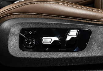 Подержанный автомобиль BMW X5 2024 года (17 фото)