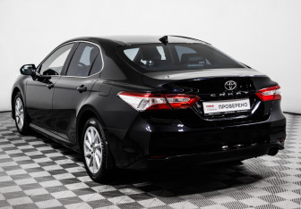 Подержанный автомобиль Toyota Camry Sedan 2021 года (7 фото)