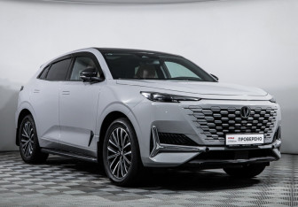 Подержанный автомобиль Changan UNI-K 2023 года (3 фото)