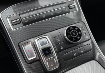Подержанный автомобиль Hyundai Santa Fe 2021 года (15 фото)
