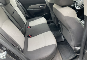 Подержанный автомобиль Chevrolet Cruze Sedan 2012 года (11 фото)