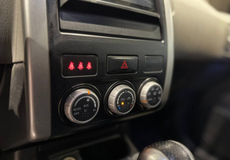 Подержанный автомобиль Nissan X-Trail 2008 года (7 фото)