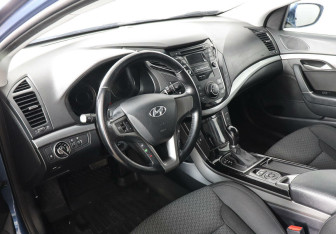 Подержанный автомобиль Hyundai i40 Sedan 2015 года (6 фото)