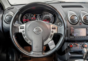 Подержанный автомобиль Nissan Qashqai 2013 года (21 фото)