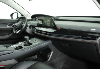 Подержанный автомобиль Changan UNI-K 2024 года (9 фото)