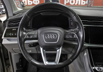 Подержанный автомобиль Audi Q7 2021 года (16 фото)