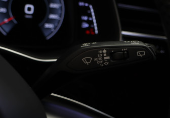Подержанный автомобиль Audi Q8 2019 года (13 фото)