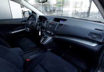 Подержанный автомобиль Honda CR-V 2014 года (8 фото)