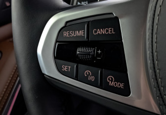 Подержанный автомобиль BMW X5 2025 года (30 фото)